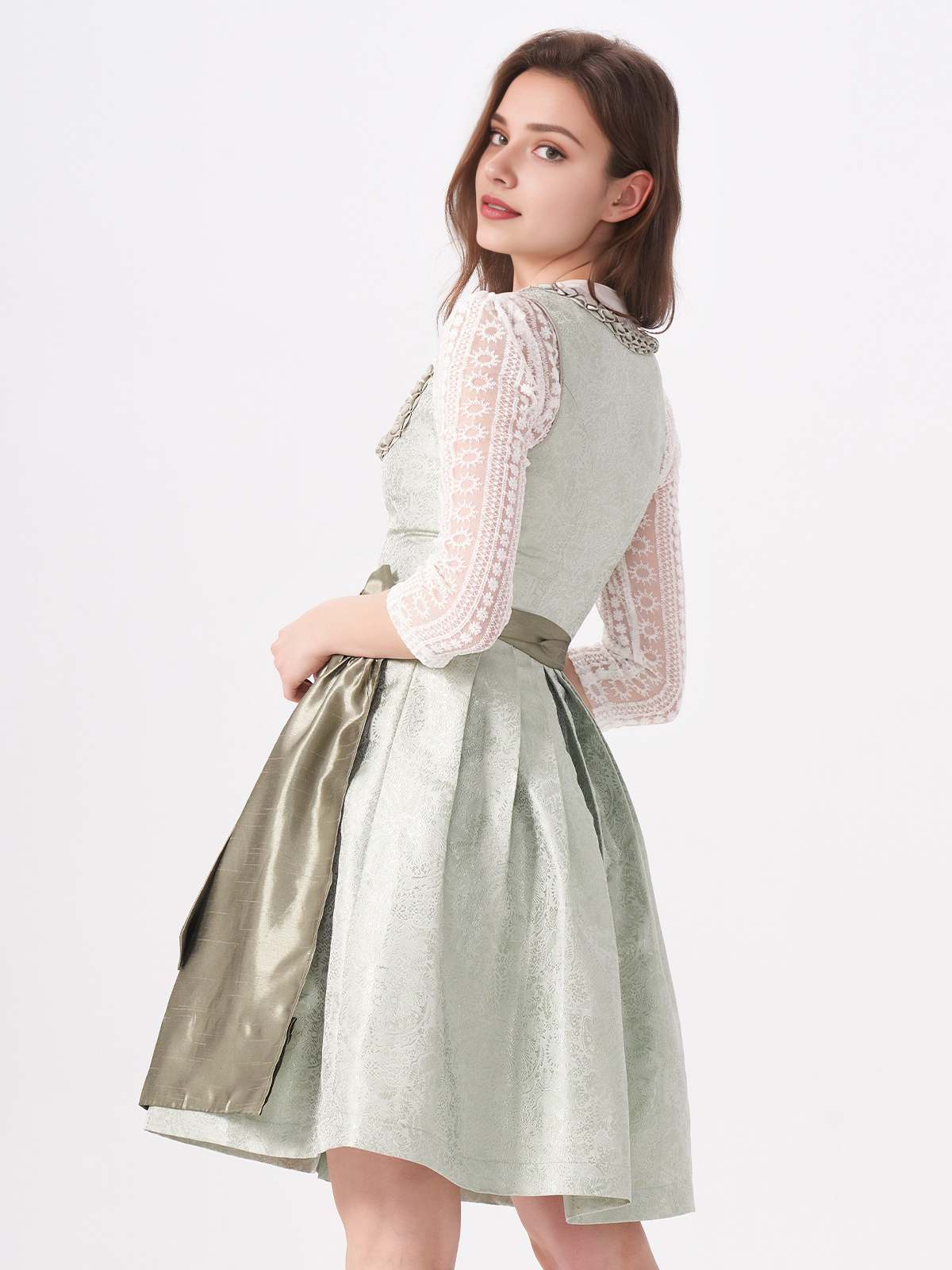Modernes Dirndl in Grün