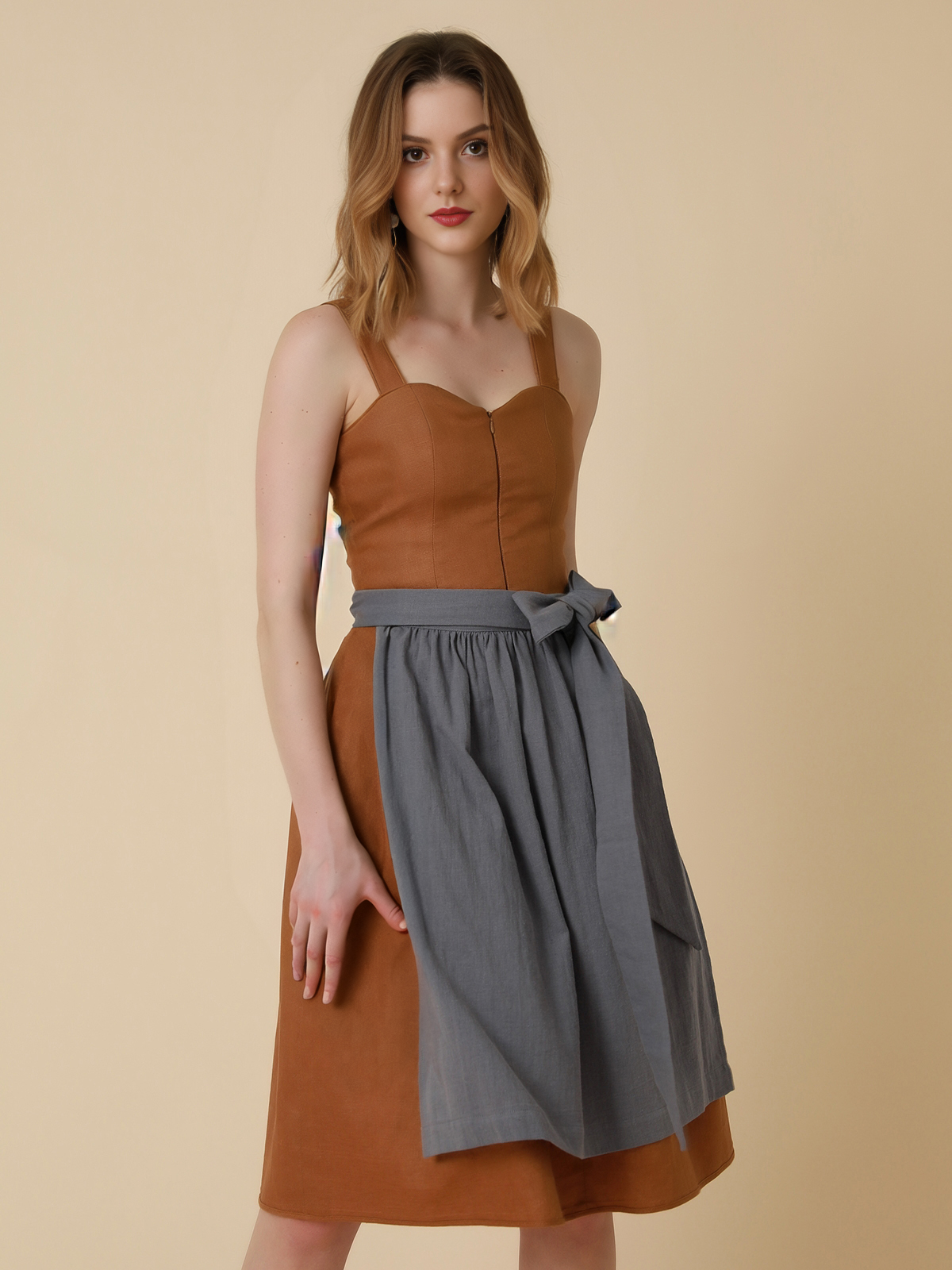 Dirndl tannengrün mit gelber Schürze