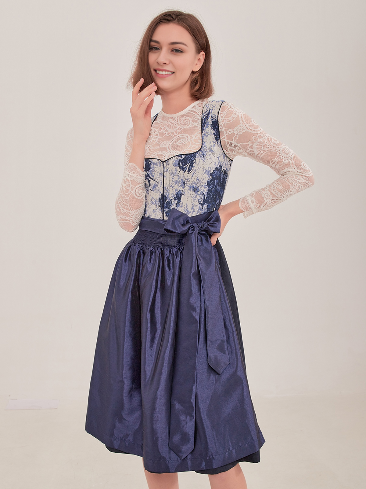 Edelweiß Dirndl in Blau