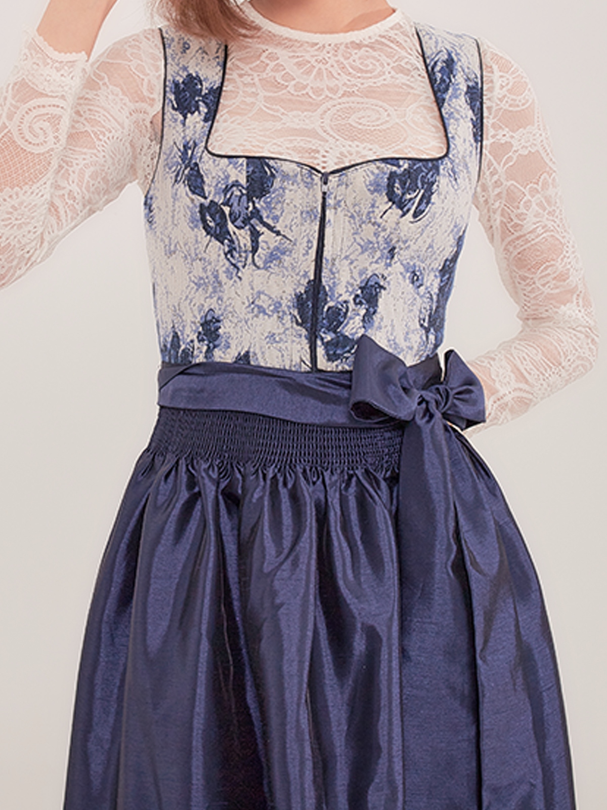 Günstiges Dirndl Blau – stilvoll und bezahlbar