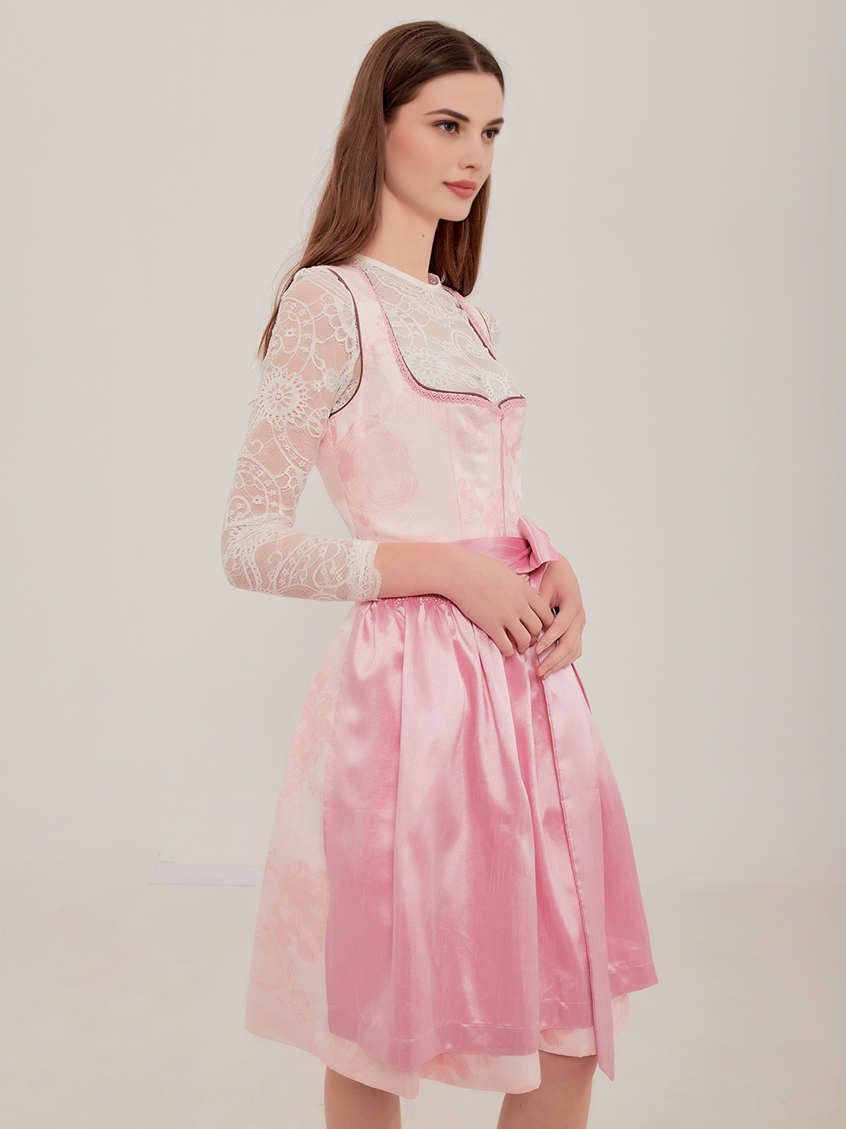 Grünes Dirndl Damen in verschiedenen Nuancen
