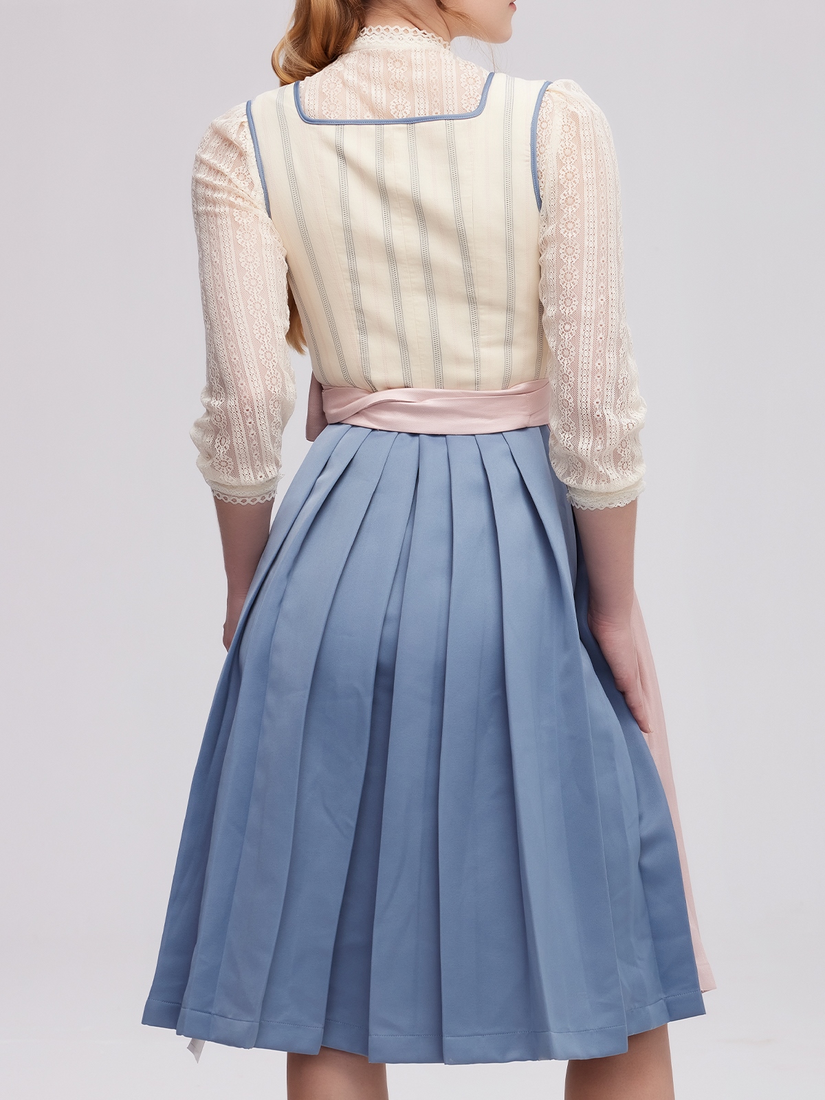 Modernes Beige-Dirndl mit elegantem Schnitt