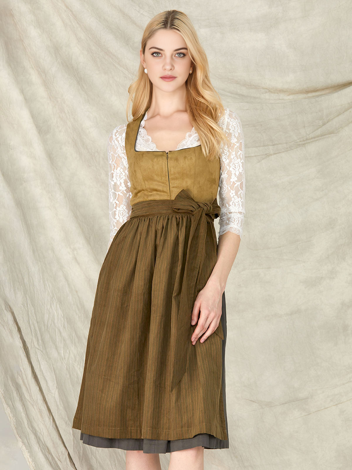 Rotes Dirndl Samt in Grün