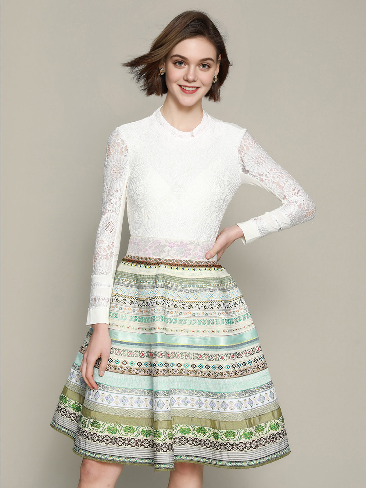 Tradition meets Modern: Dirndl & Herrenwesten blau