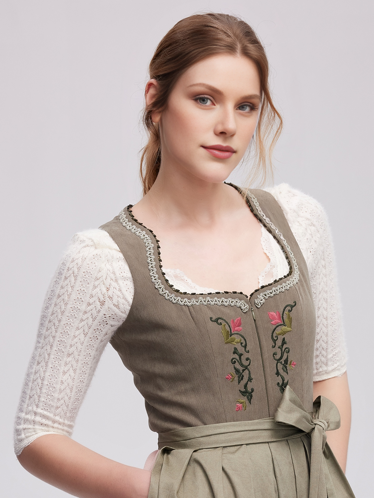 Samt Dirndl in Grün