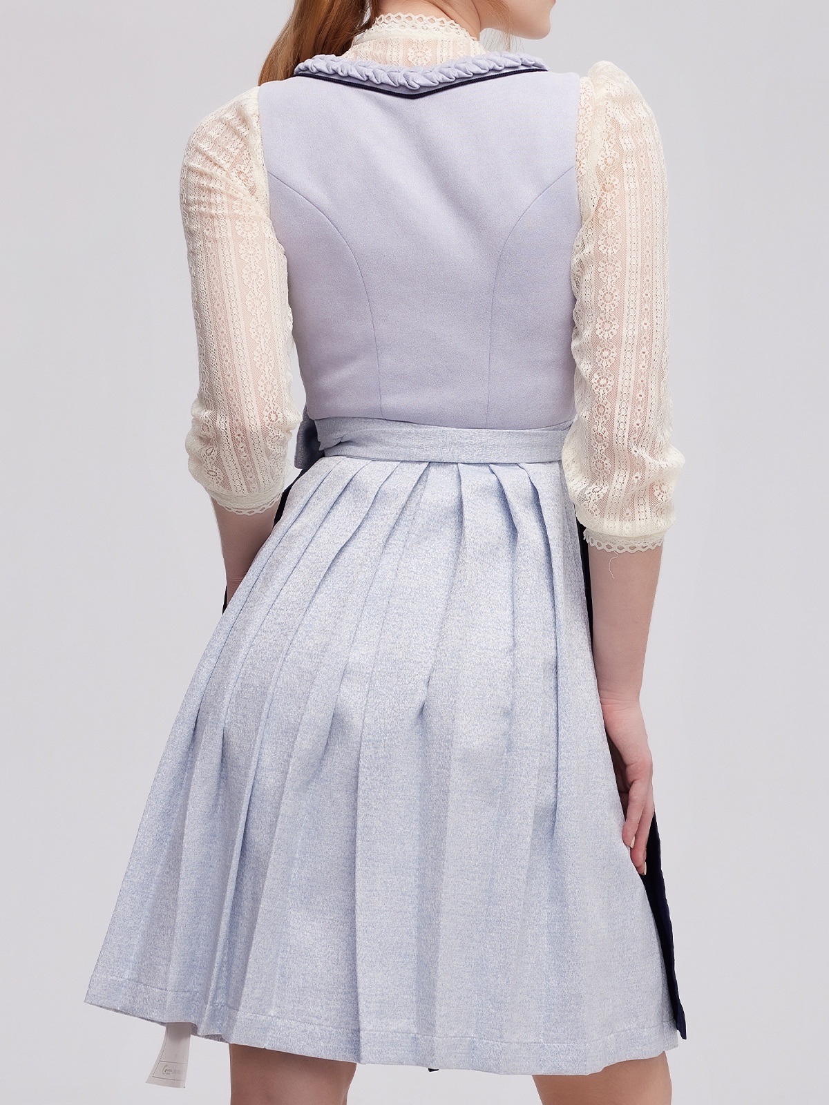 Modernes Dirndl in Blau