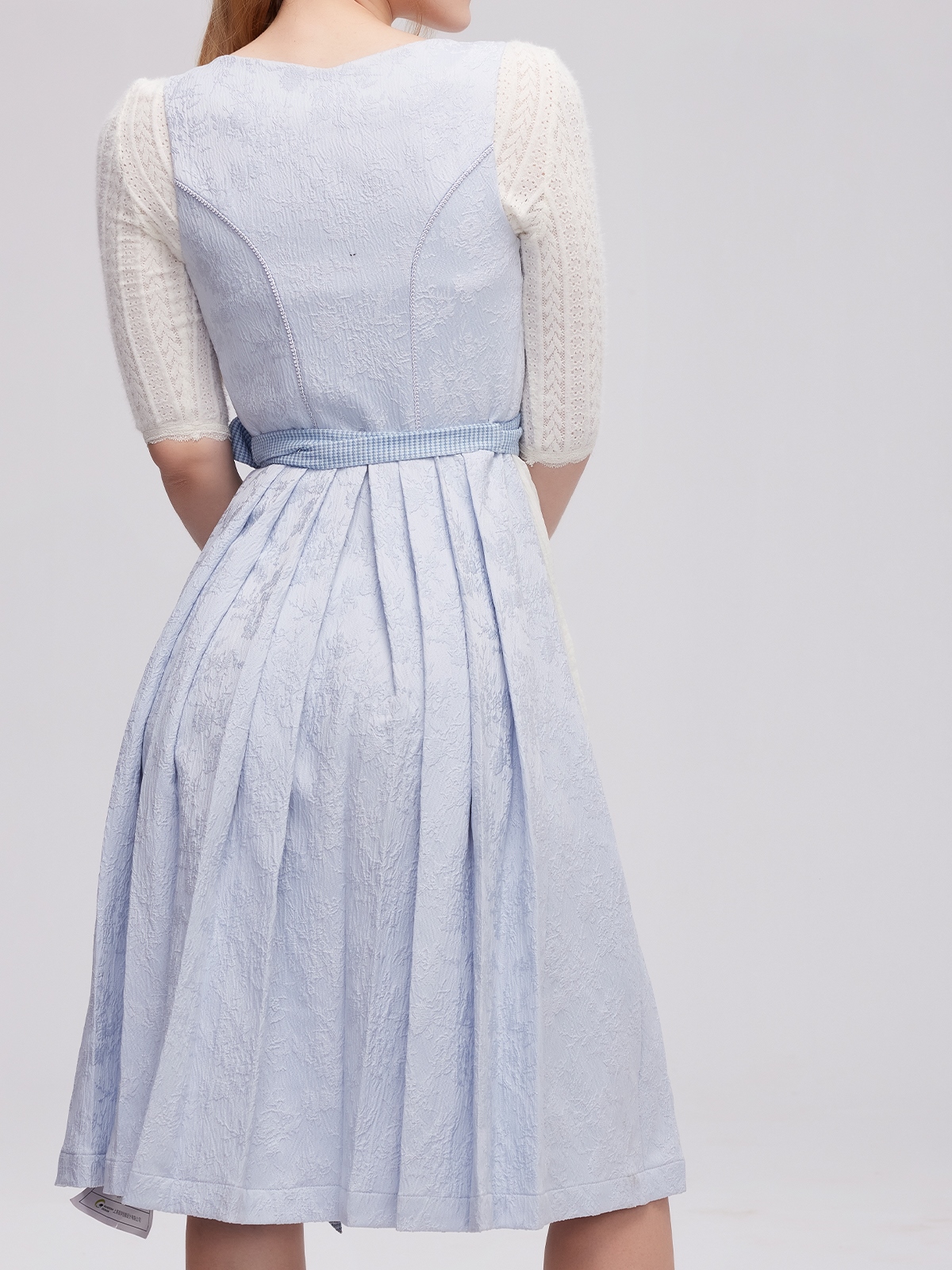 Dirndl Eisblau mit traditioneller Stickerei