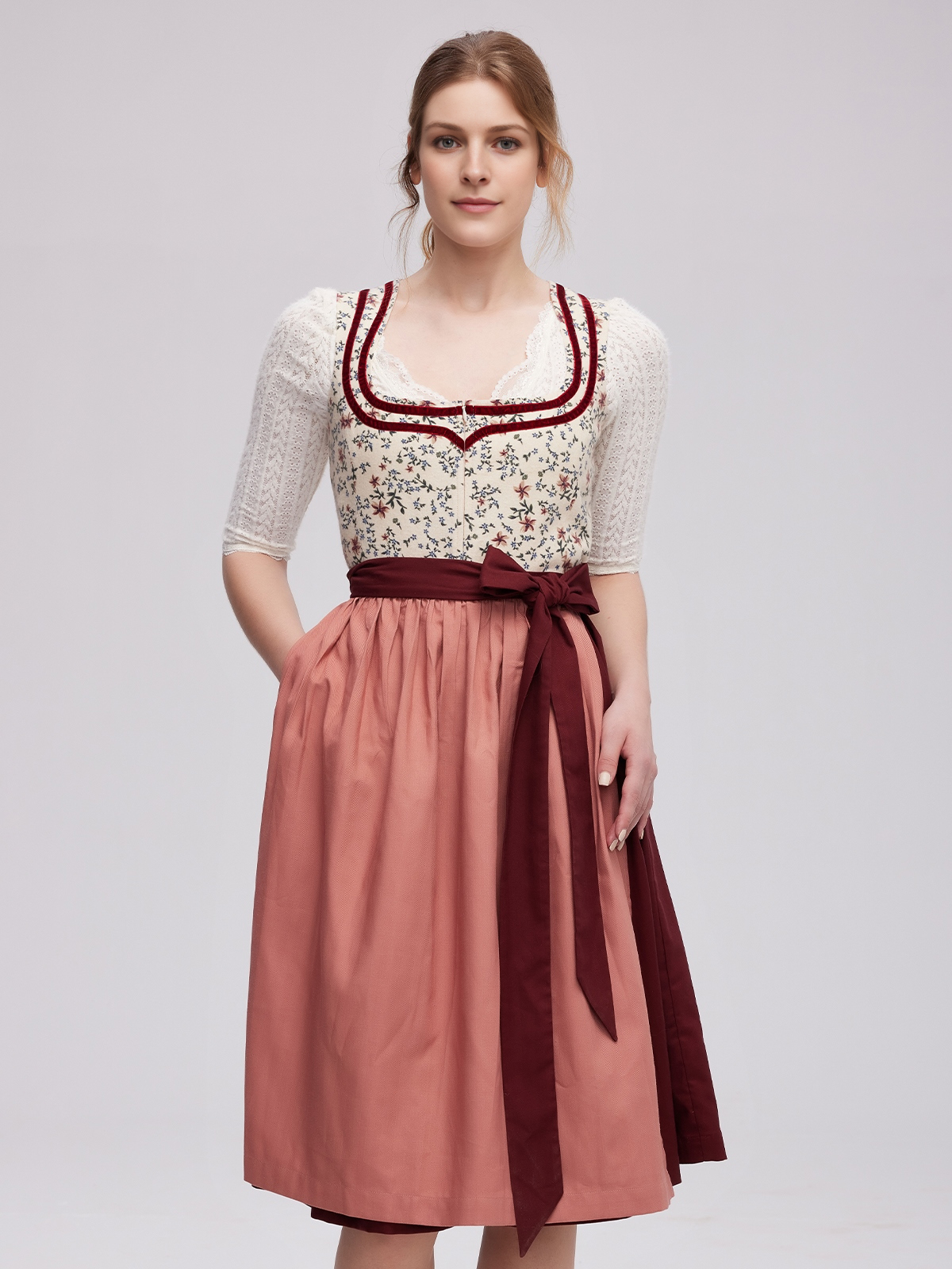 Dirndl in Rot – ein Blickfang auf jedem Fest