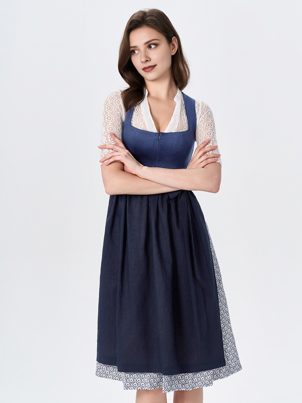 Modernes Dirndl in Hellblau