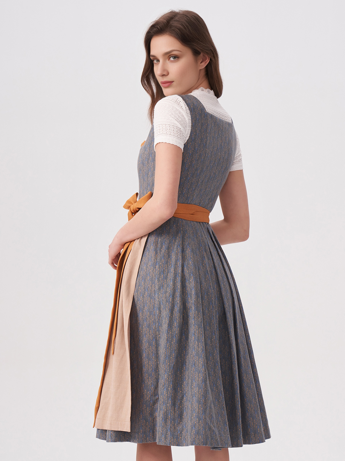 Moderne Dirndlbluse in Blau