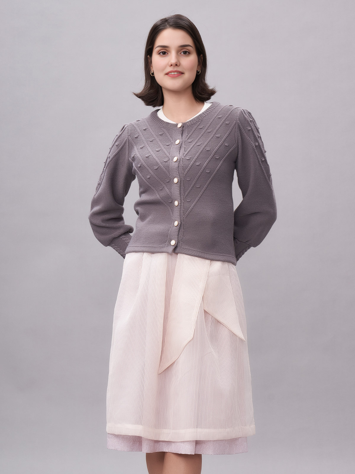 Dirndl aus Samt in Grau