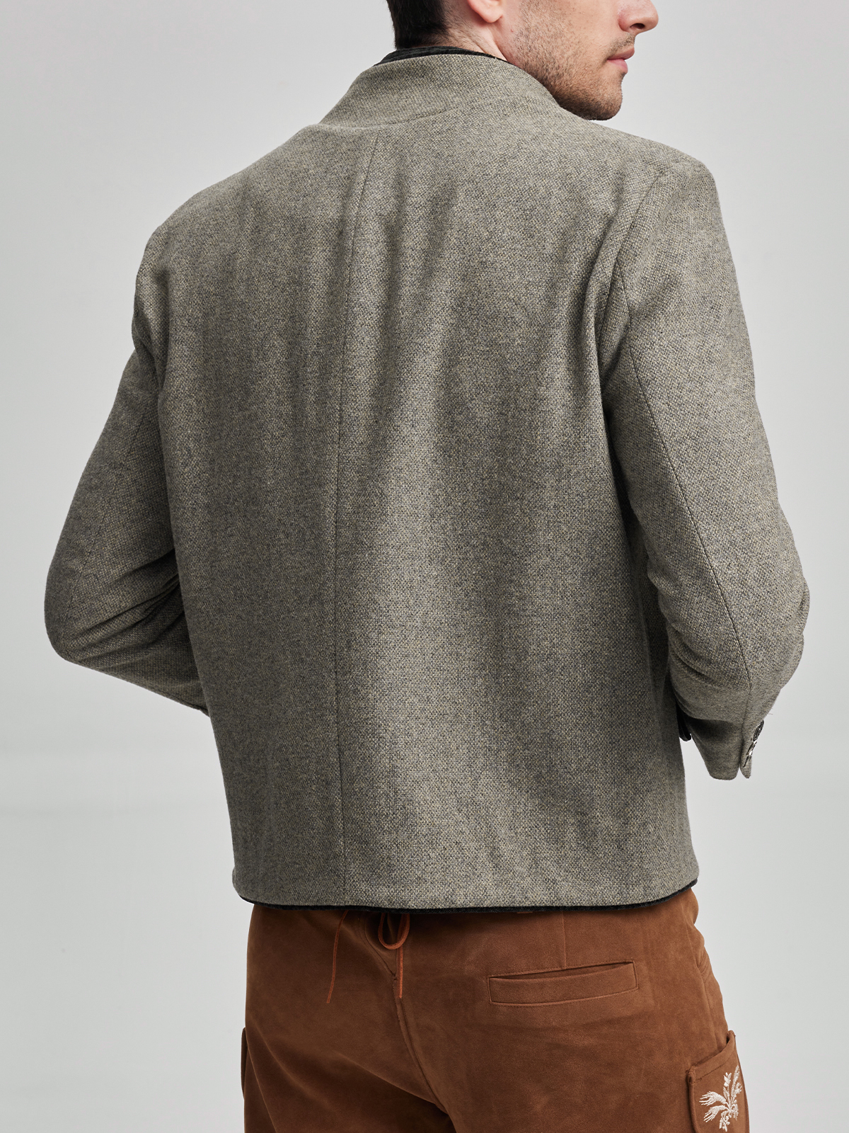 Dirndlbluse mit Puffärmeln in Grau
