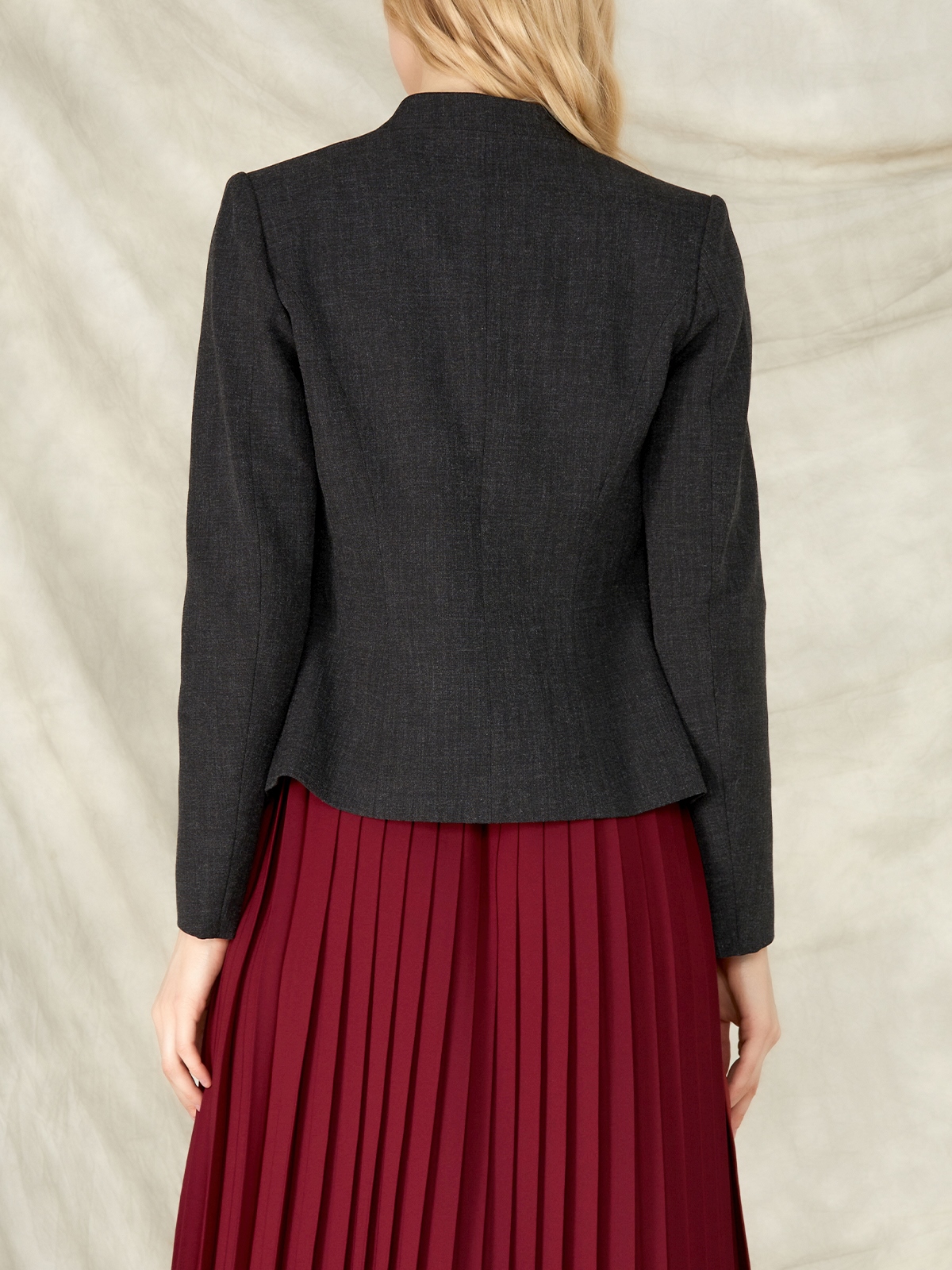 Schwarze Spitzen Dirndlbluse – Elegant und vielseitig