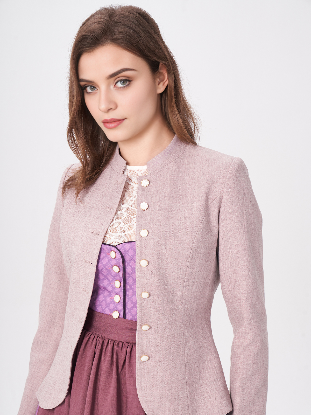 Dirndl in Lila – feminin & stilvoll