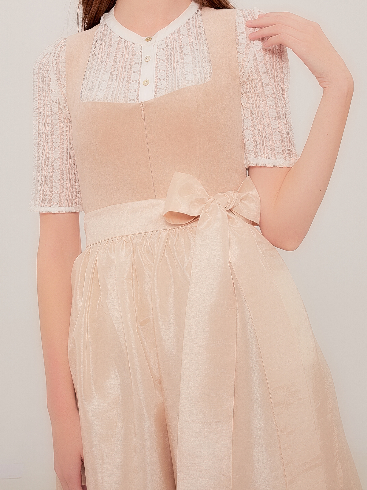 Dirndl Bluse kurzarm in Beige