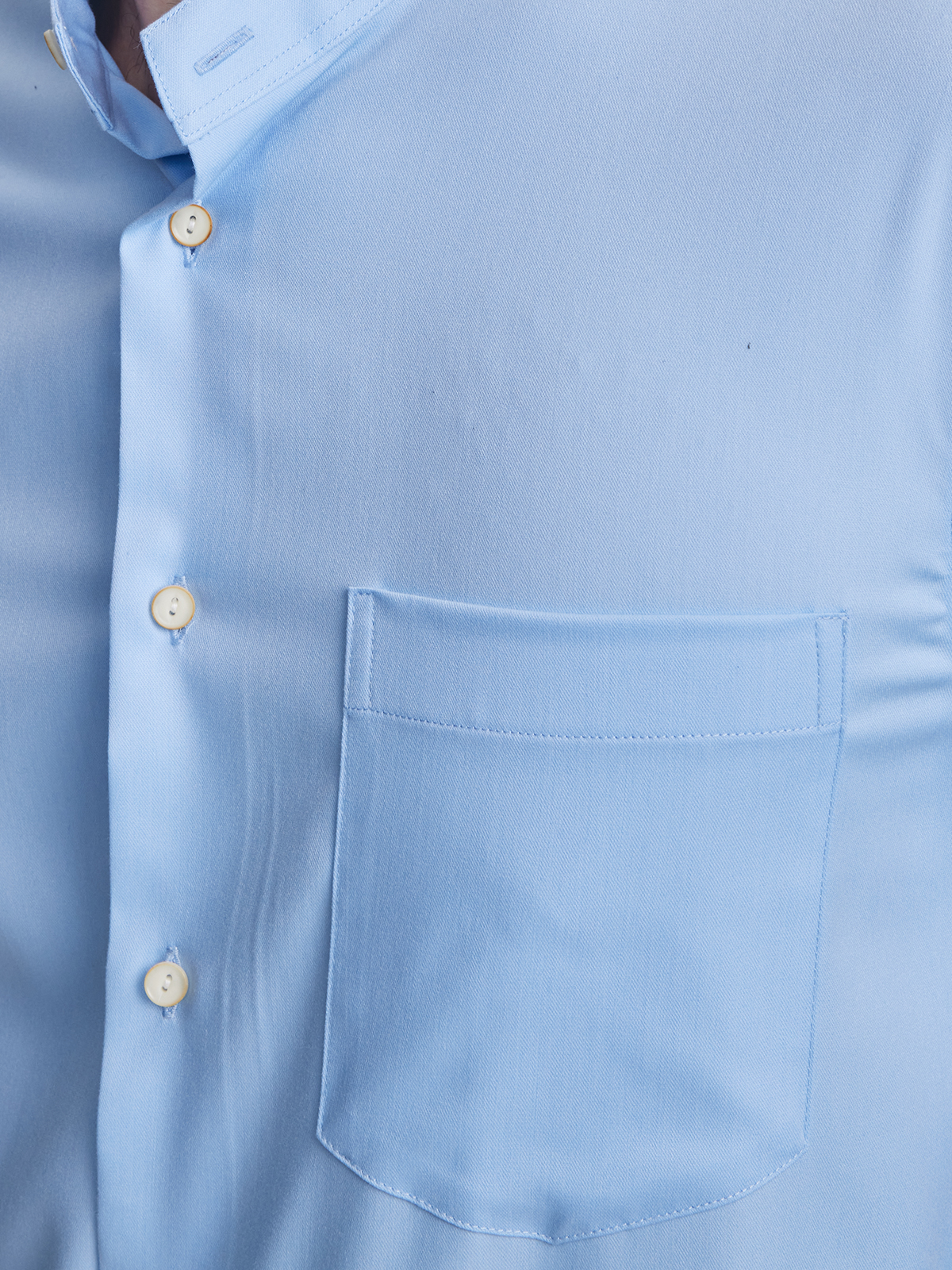 Dirndl in Rotem Samt mit blauer Bluse