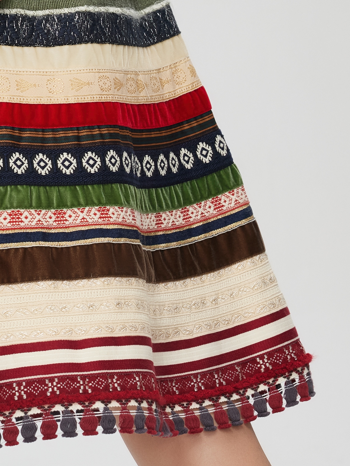 Ein elegantes Dirndl in Brombeer – perfekt für festliche Anlässe