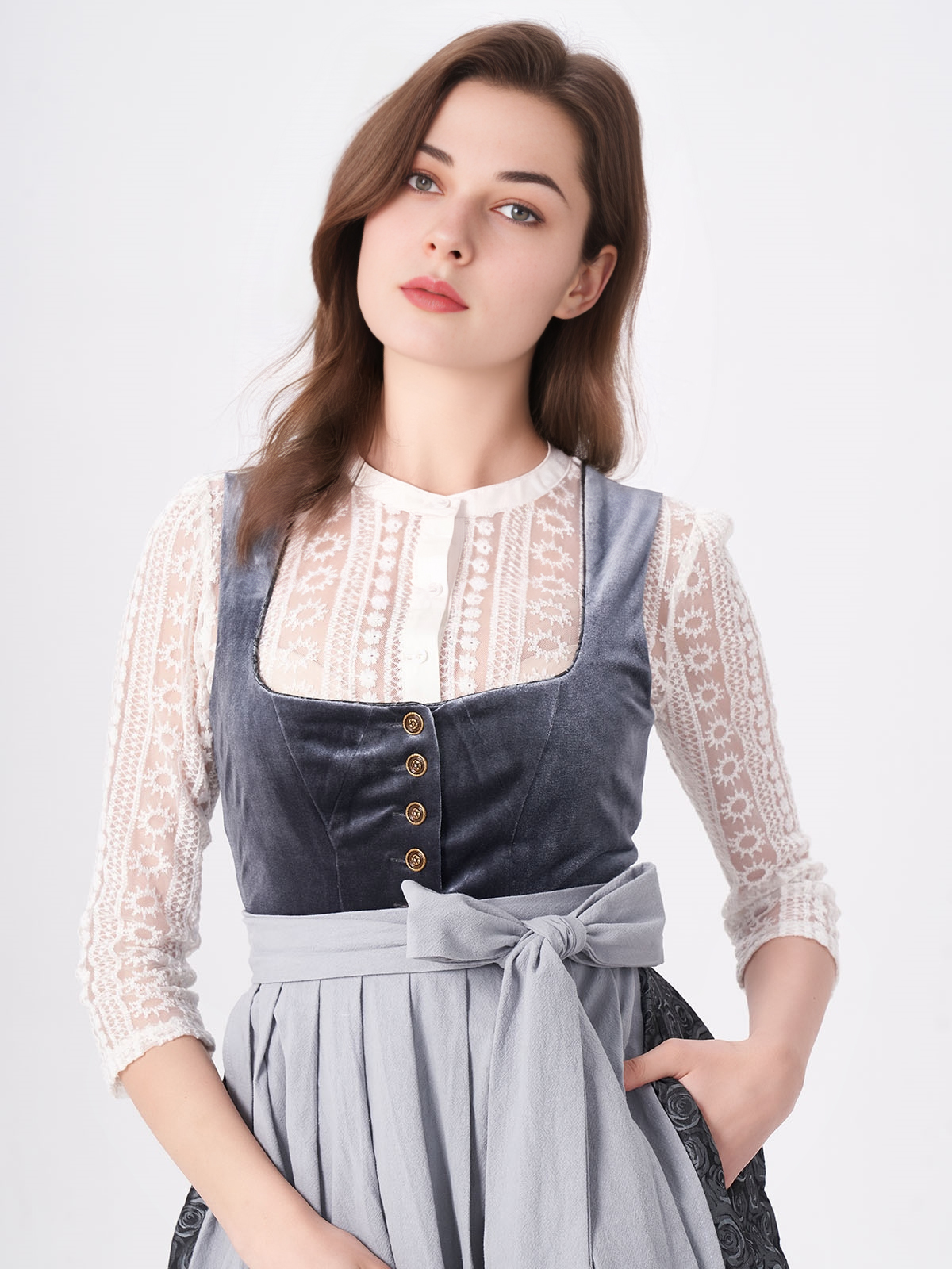 Schwarzes Dirndl mit blauer Schürze