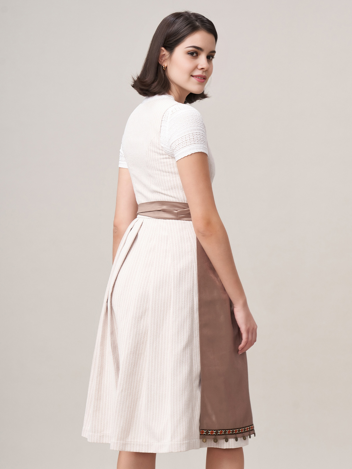 Blaues Dirndl mit klassischem Design