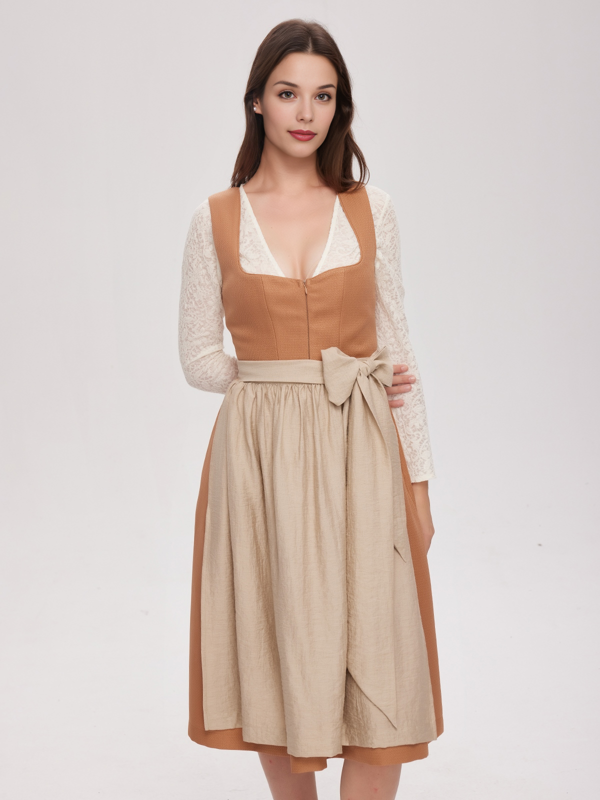 Stylisches schwarzes Dirndl mit orangefarbener Schürze