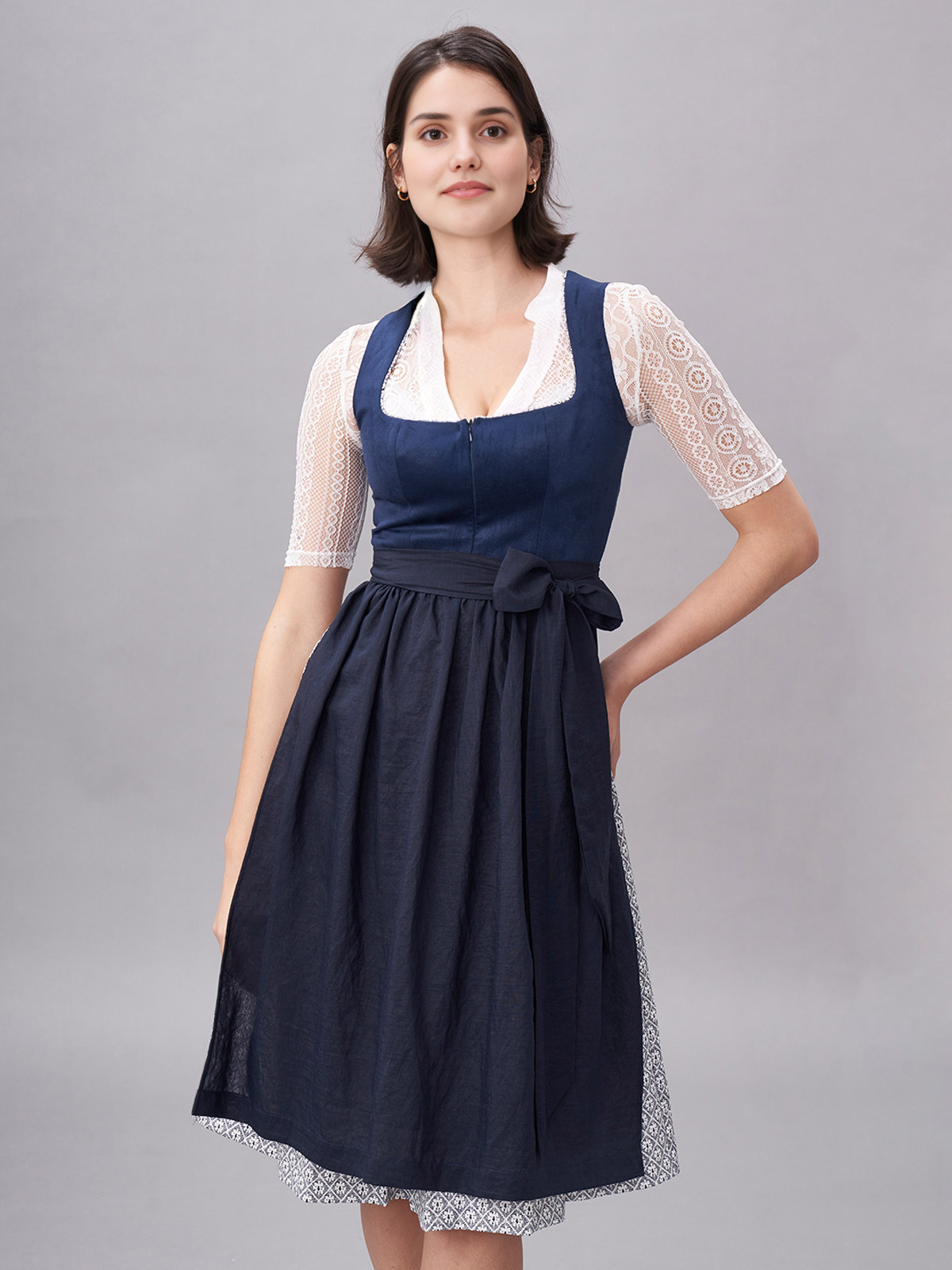 Ehreer Dirndl in Dunkelblau