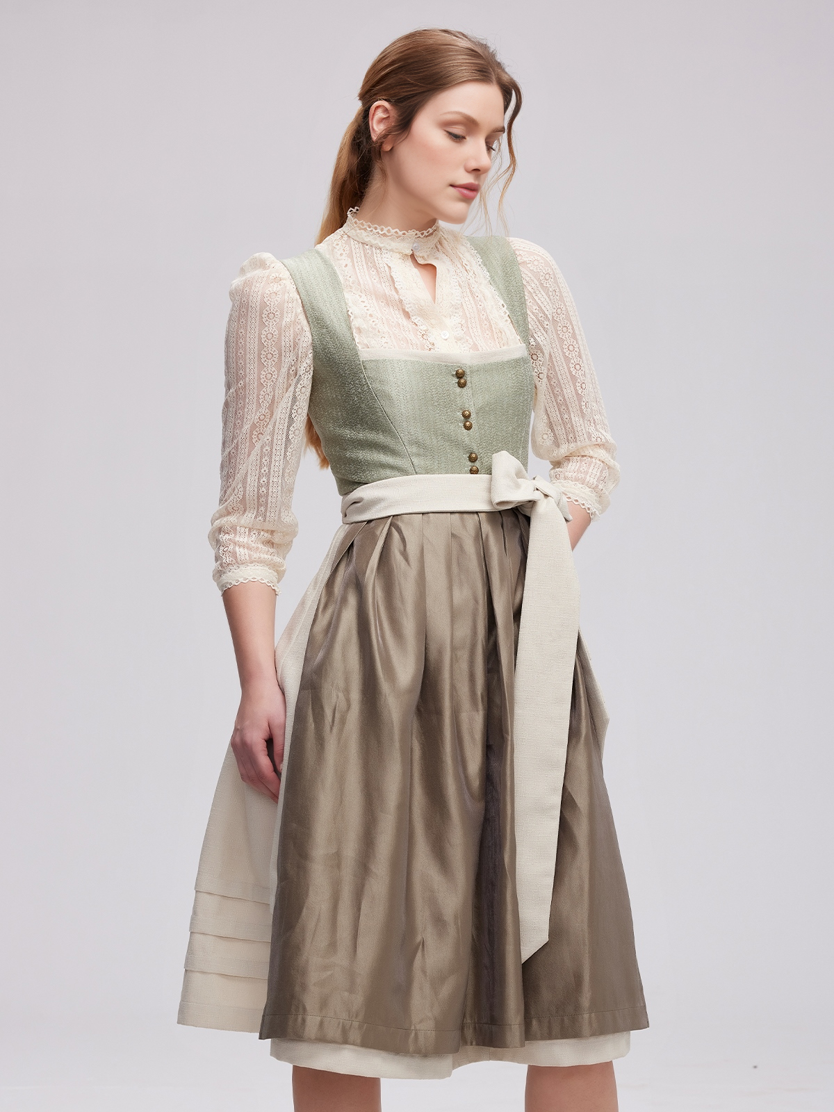 Dirndl mit geradem Ausschnitt in Grün